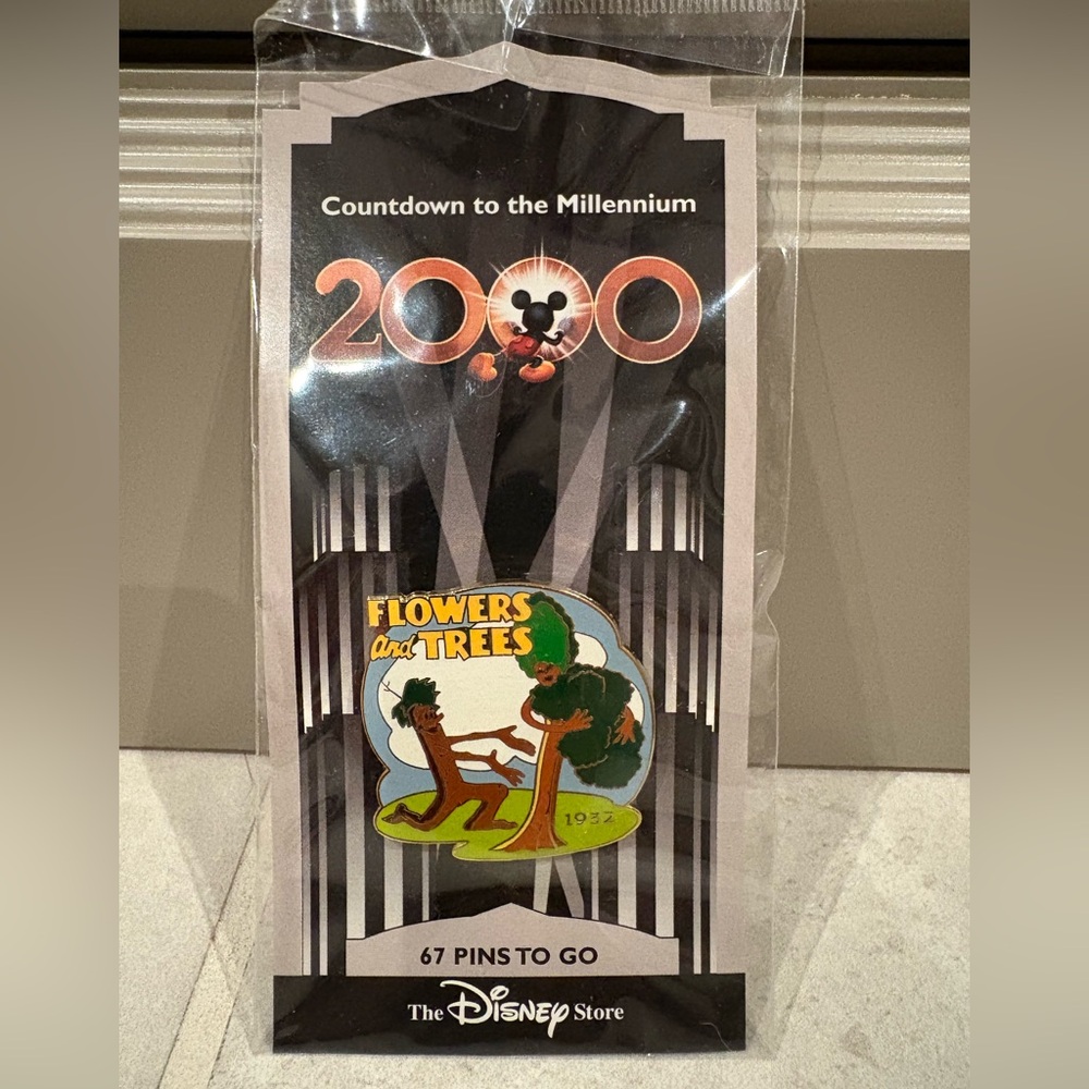 NWT• Disney “Countdown To The Millennium” Flowers and Trees Collectible Pin